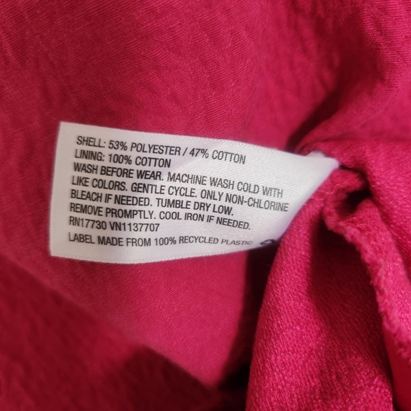 *2 for $20*Oshkosh Jumper dress in fuchsia with zipper pockets 18 months - Picture 2 of 5